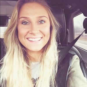 Meet your Posher, Olivia